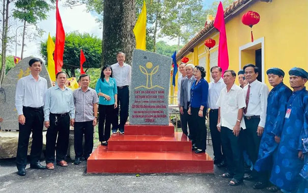 CÂY[-]DI[-]SẢN[-]VIỆT[-]NAM:[-]Công[-]nhận[-]Cây[-]Di[-]sản[-]đầu[-]tiên[-]tại[-]huyện[-]Thoại[-]Sơn[-]-An[-]Giang
